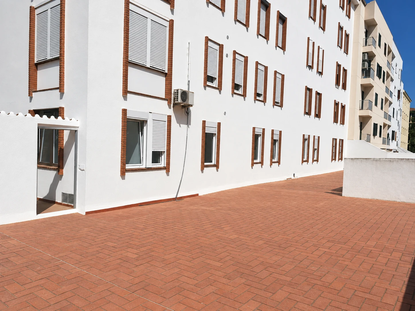 Gonyalons · Rear courtyard